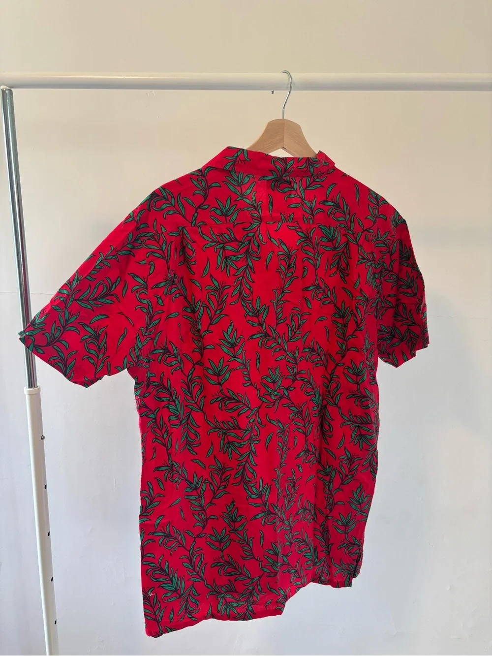 Levi's Red Tropical Print Button Down Shirt | 100% cotton | Size Large